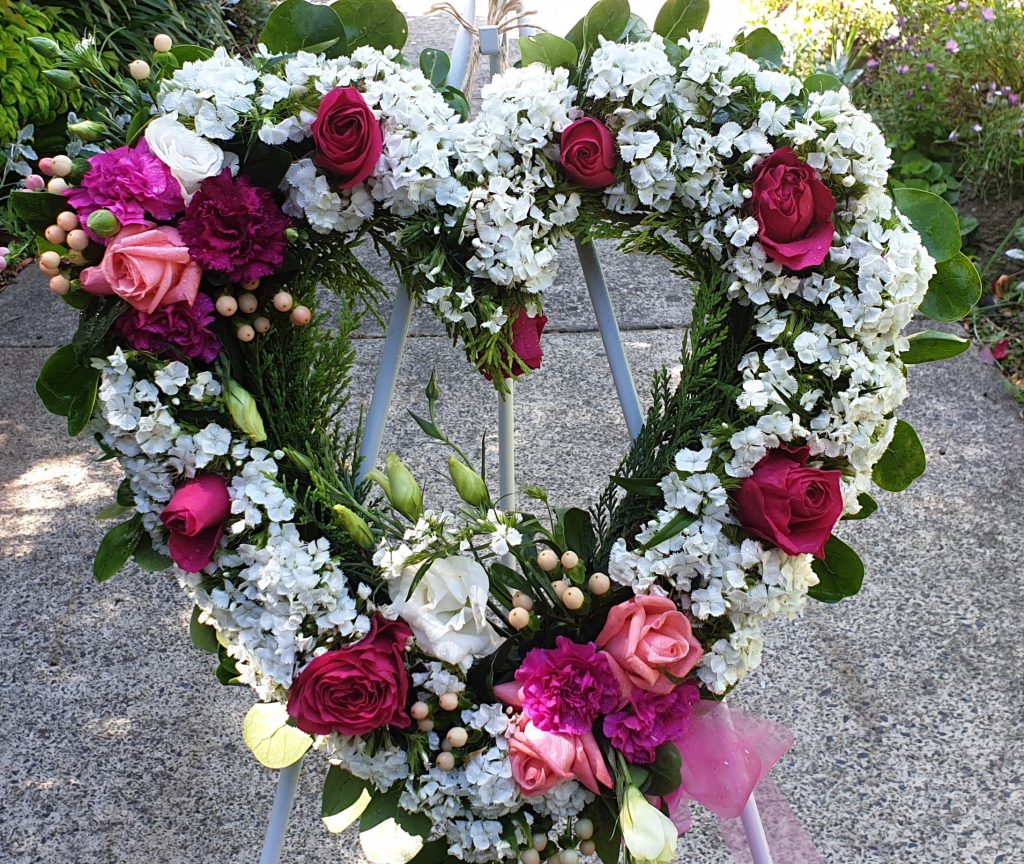 Sophia Flowers | Templestowe Florist Vic 3107Funeral Wreath FU20