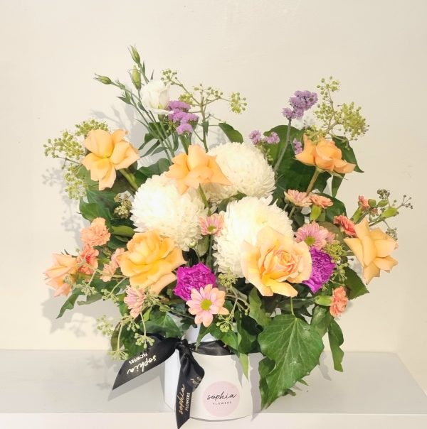 "round flower box arrangements"