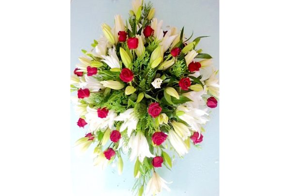 “flower sprays arrangement”